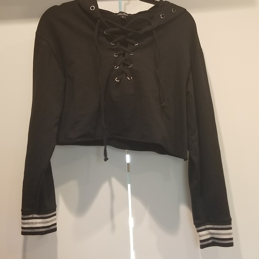 Lace up cropped hoodie